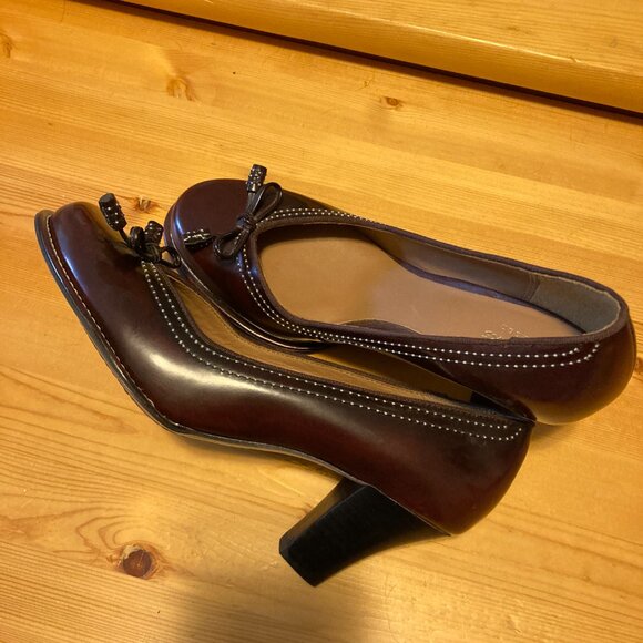 Stunning Clarks Artisan leather pumps. - Picture 2 of 3